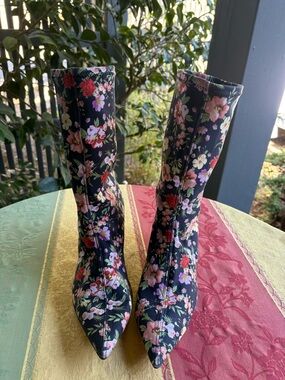 ZARA New Woman Floral Fabric High Heel Ankle Boot🌸🌺 Pointed Toe